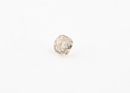 Diamante en papel, talla antigua.
Peso: 0,51 quila