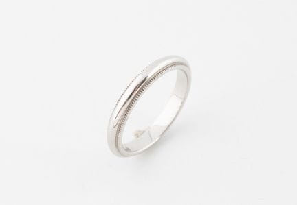 TIFFANY &amp; Co
Alianza modelo Milgrains de plati