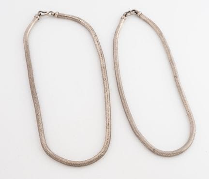 Dos collares flexibles de plata (800) con malla tu