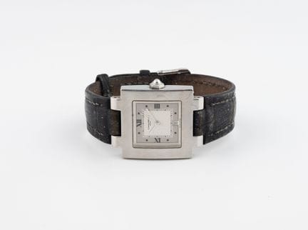 CHAUMET, Style
Men's wristwatch.
Square steel case