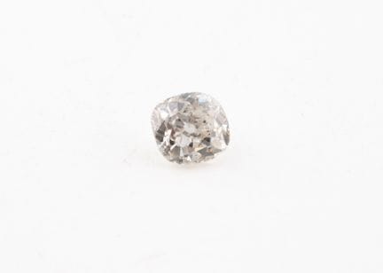 Diamant sur papier taille ancienne.
Poids : 0.72 c