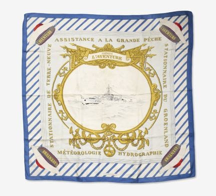HERMES
Carré en twill de soie imprimé, modèle Frég