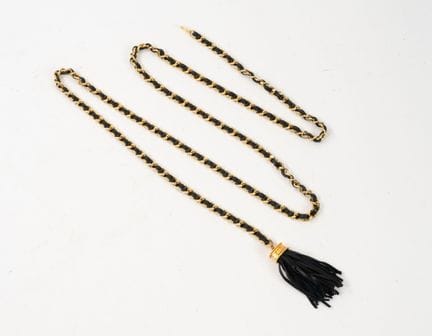 CHANEL
Ceinture, chaîne en métal doré entrelacée d