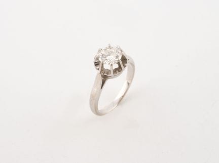 Anillo solitario de oro blanco (750) y platino (85