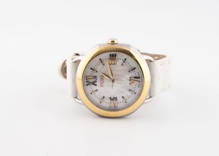 FENDI
Women's wristwatch.
Round case in steel and 