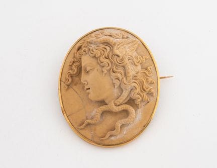 ITALIA, finales del siglo XIX
Gran broche ovalado 