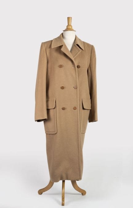 HERMES, Paris
Manteau de dame en poil de chameau, 