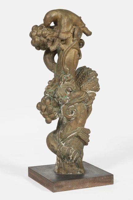 20世纪上半叶流派
一只鸟栖息在树干上，树干缠绕着葡萄藤和麦穗。
青铜试铸件。
未署名。
高：88 