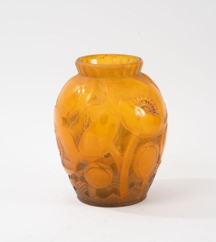Pierre DAVESN (1901-1990)
Vaso.
In vetro arancione