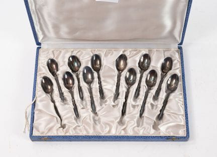 Set di quattro cucchiaini d’argento modello Unipla