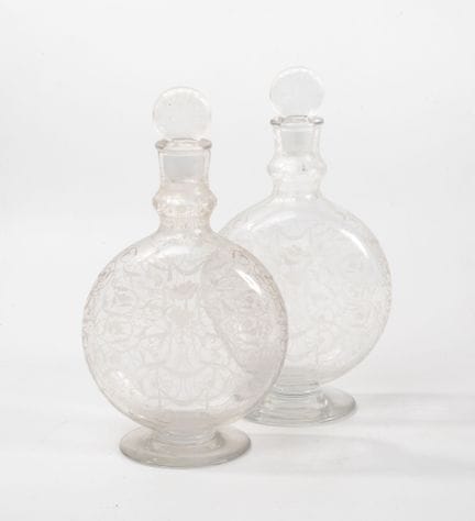 BACCARAT
Due decanter Michel Ange con tappo. 
Cris