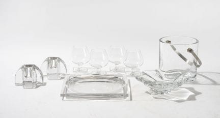 BACCARAT
Set di oggetti vari: 
Posacenere di forma