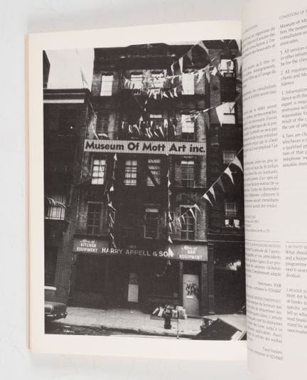 MUSEUMS BY ARTISTS - BRONSON (A.) - GALE (Peggy). 