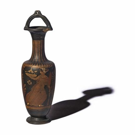 一件坎帕尼亚红绘提耳双耳双耳瓶
归因于APZ画师，约公元前330-320年
高40.8厘米（16 1