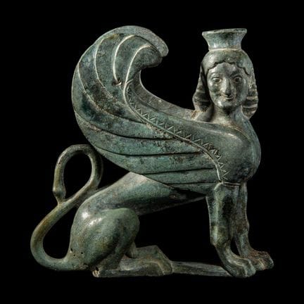 Una sfinge greca in bronzo
Periodo arcaico, VI sec
