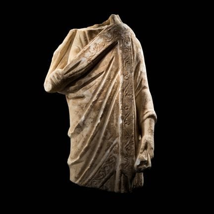 Togato in marmo di epoca tardo-romana o bizantina 