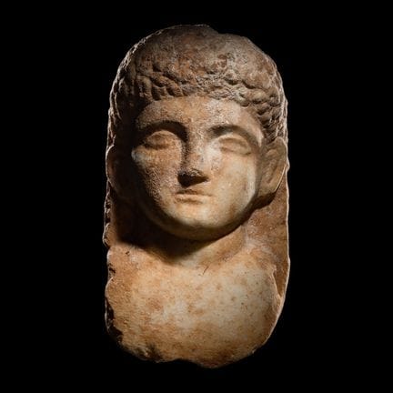 Busto romano in marmo raffigurante un giovane
Circ