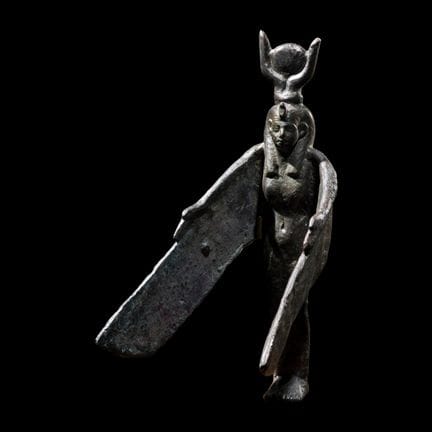Isis ailée en bronze égyptien
Période tardive, 26e
