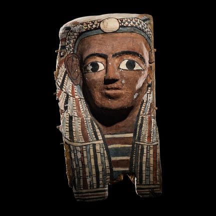 Masque de momie égyptien en cartonnage peint
Pério