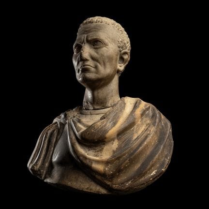 Busto ritrattistico in marmo romano raffigurante u