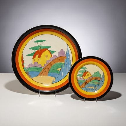 Clarice Cliff
(Inglesa, 1899-1972)
Dos platos con 