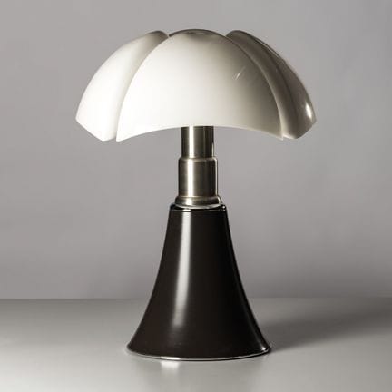 Gae Aulenti 
(italiana, 1927–2012)
Lampada “Pipist