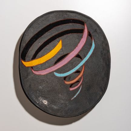 Jun Kaneko
(estadounidense, nacido en 1942) 
Óvalo