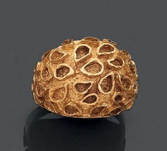 Anello in oro giallo 750, con la parte centrale bo