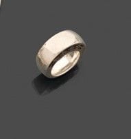 HERMES.
Anello in argento 925, con la parte centra