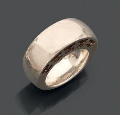 HERMES.
Anello in argento 925, con la parte centra