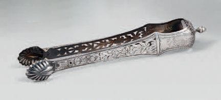 Pinza para azúcar de plata, con decoración calada,