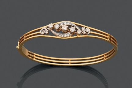 Bracciale rigido con chiusura apribile in oro gial