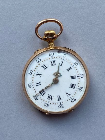 Orologio da collo in oro giallo 750, fondello inci