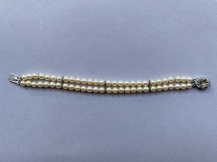Bracciale a due fili di perle coltivate, modello c
