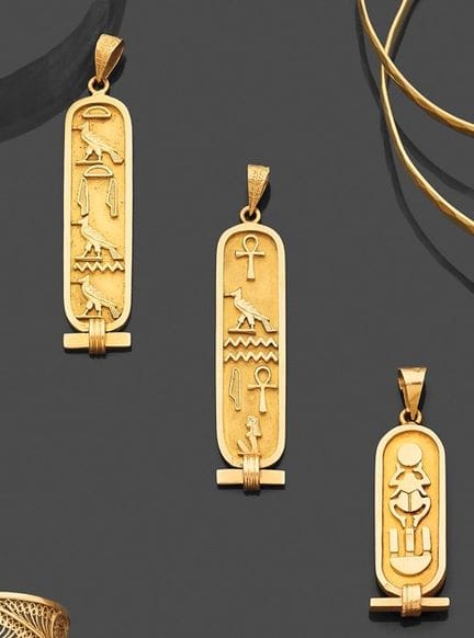 Drei längliche Anhänger aus 750er Gelbgold, jeweil