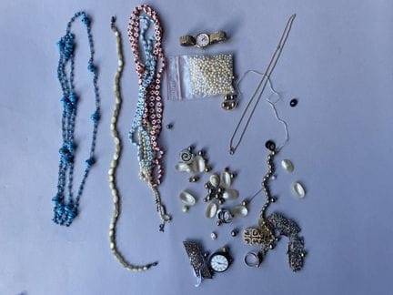 Set aus Modeschmuck aus Metall, verziert mit Imita