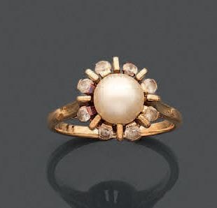 Anello in oro giallo 750 con una perla di coltura 