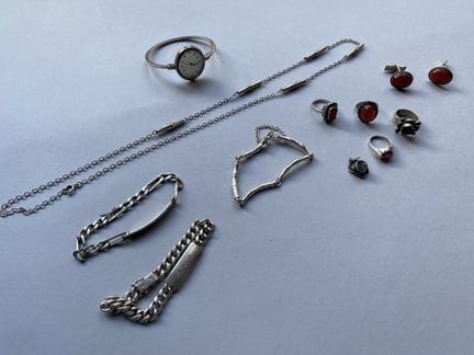Set aus 800er Silber und Metall, bestehend aus: ei