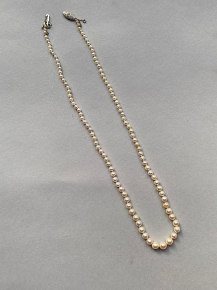 Collana di perle coltivate a cascata, con chiusura