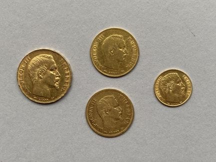 Set aus vier Goldmünzen, bestehend aus: NAPOLEON I