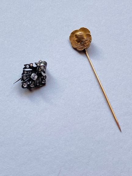 Krawattennadel aus 750er Gelbgold, deren gravierte