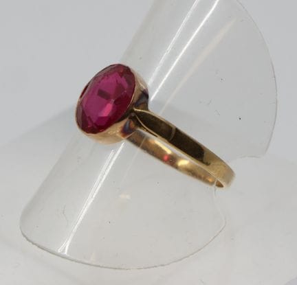 Anillo con montura de oro amarillo (750/00) adorna