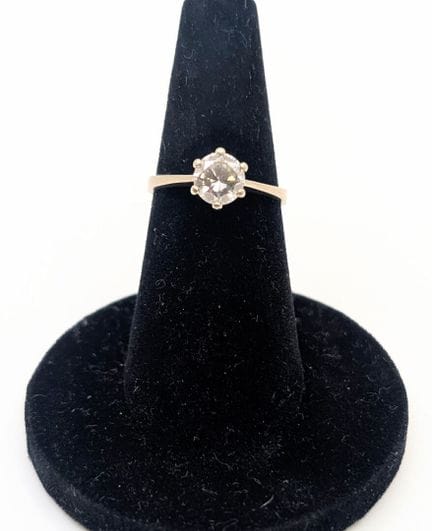 Anillo solitario de oro blanco de 750° adornado co