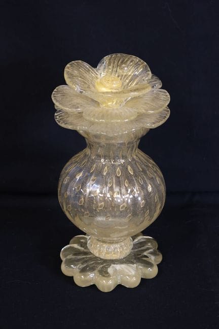 MURANO Vase en verre à inclusions dorées. Bouchon 