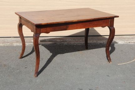 Table en bois fruitier à double plateau mobile, ce