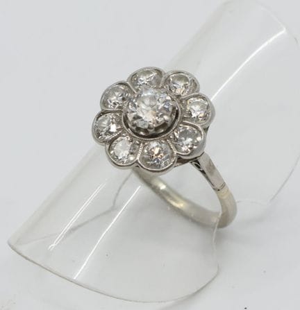 Anillo «marguerita» de oro blanco 750/00 y platino