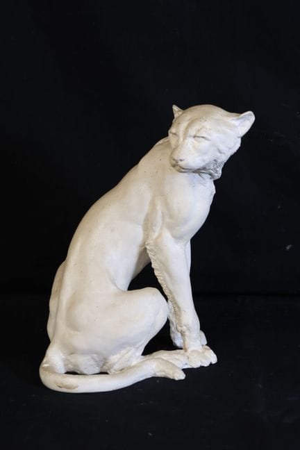 „Gepard“ – Gipsskulptur, Höhe 26 cm, mit Beschädig