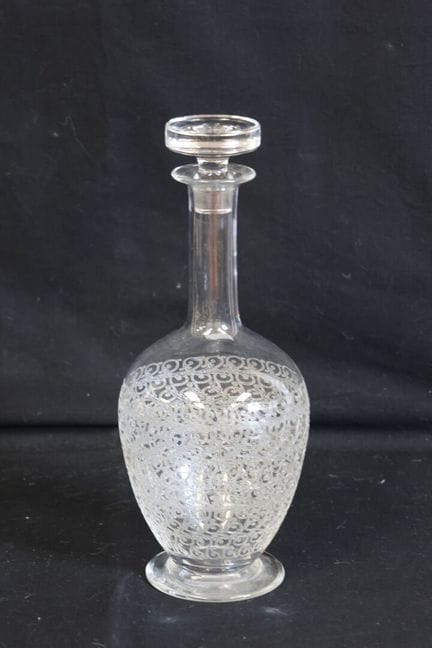 BACCARAT modèle "Rohan" Carafe en cristal gravé de