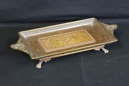Bandeja rectangular de bronce con decoración neocl