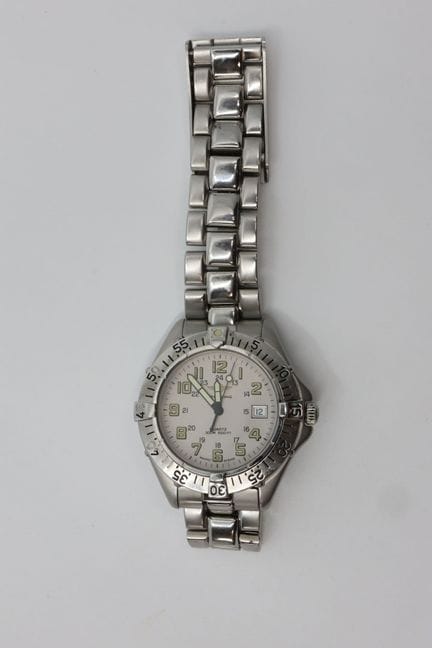 Reloj Breitling Colt. De acero. Hermético hasta 30